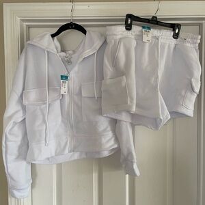 New Women’s Rue21 White Hoodie and Shorts Set Size 1X